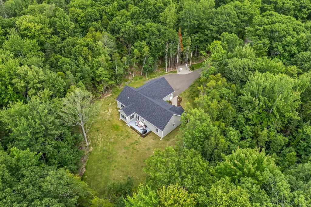 18 Crestwood Drive Orrington ME 04474