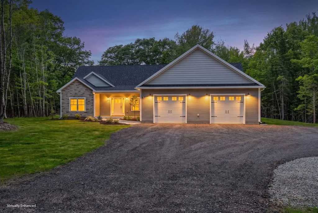 18 Crestwood Drive Orrington ME 04474