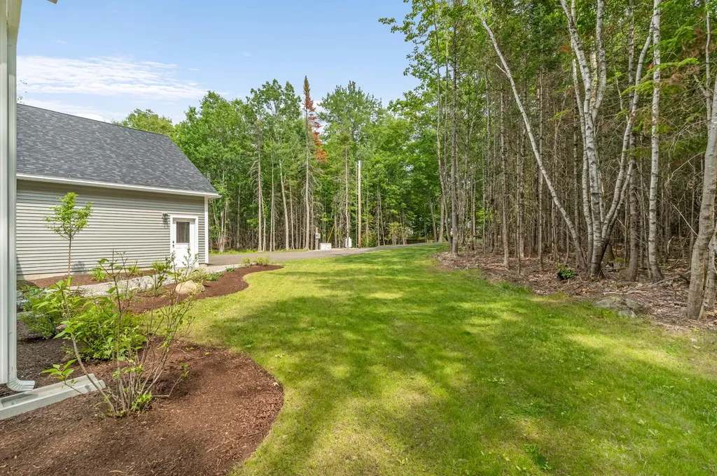 18 Crestwood Drive Orrington ME 04474