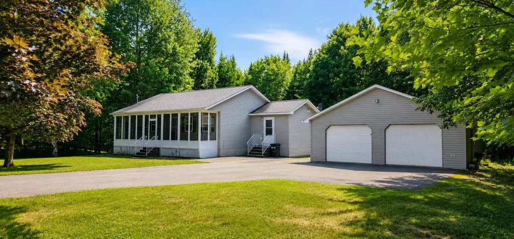 81 Ten Road Bradley ME 04411