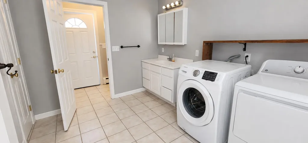 81 Ten Road Bradley ME 04411
