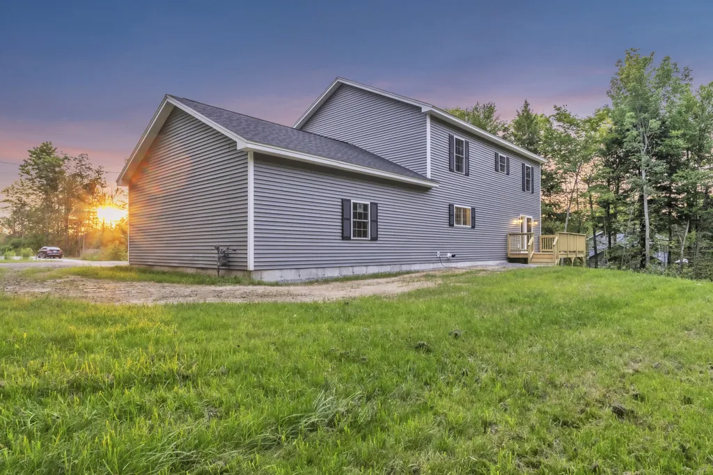 19 Pleasant Road Sidney ME 04330
