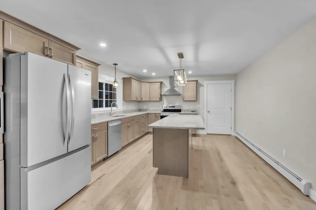 19 Pleasant Road Sidney ME 04330