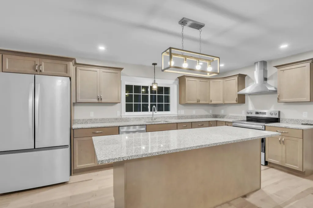 19 Pleasant Road Sidney ME 04330