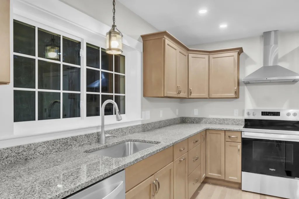 19 Pleasant Road Sidney ME 04330