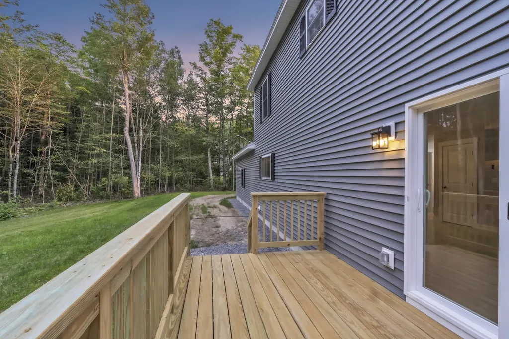 19 Pleasant Road Sidney ME 04330
