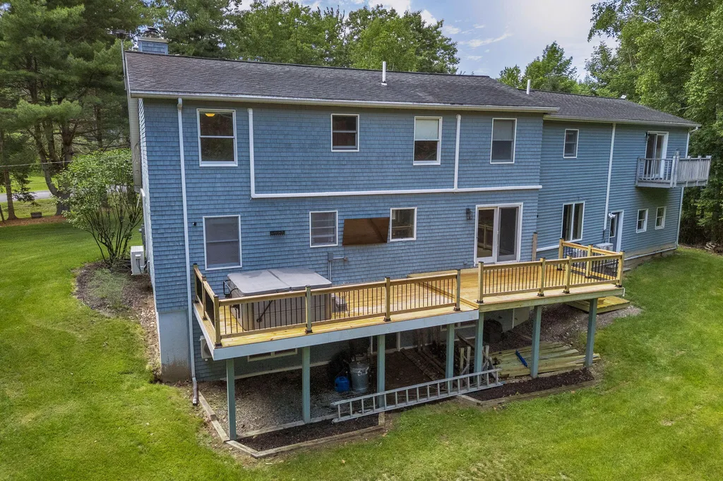 35 Beech Grove Avenue Glenburn ME 04401