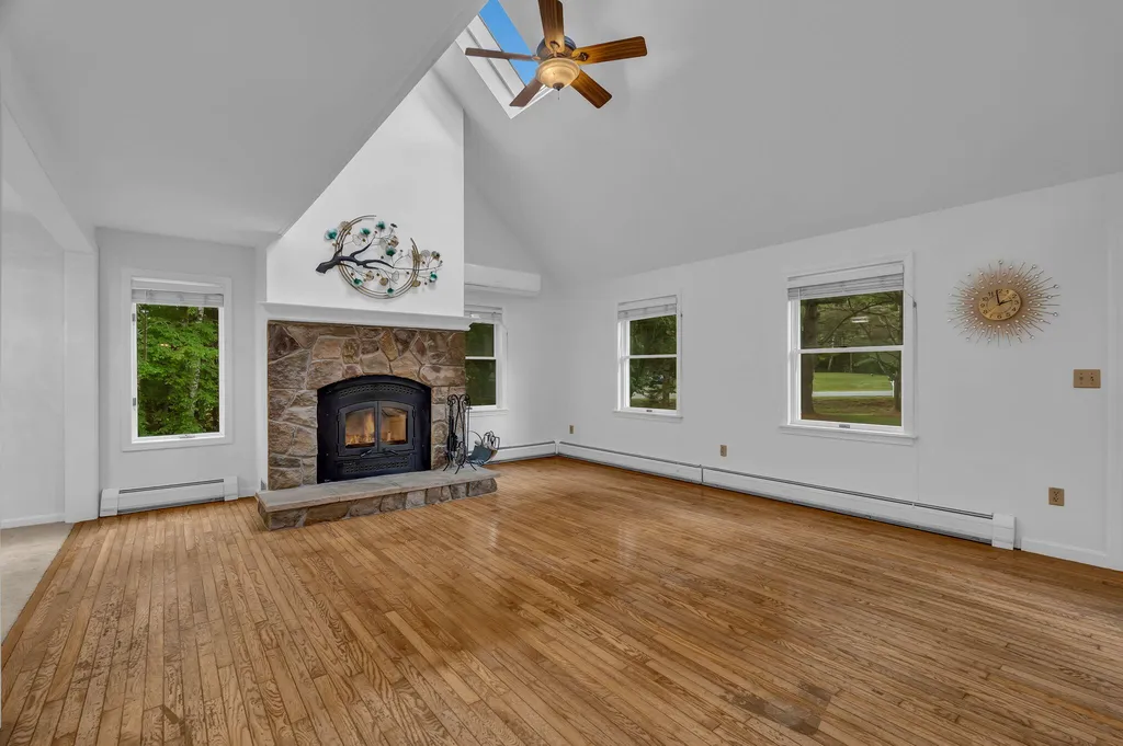 35 Beech Grove Avenue Glenburn ME 04401
