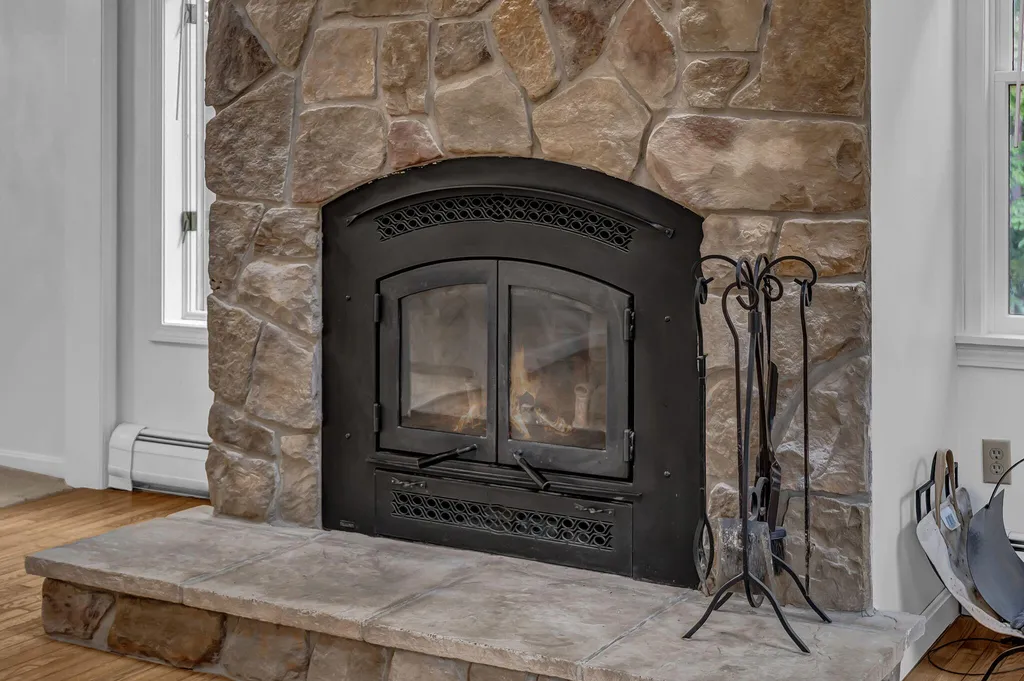 35 Beech Grove Avenue Glenburn ME 04401
