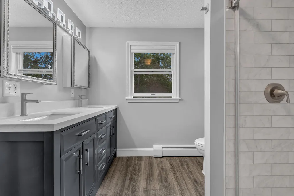 35 Beech Grove Avenue Glenburn ME 04401