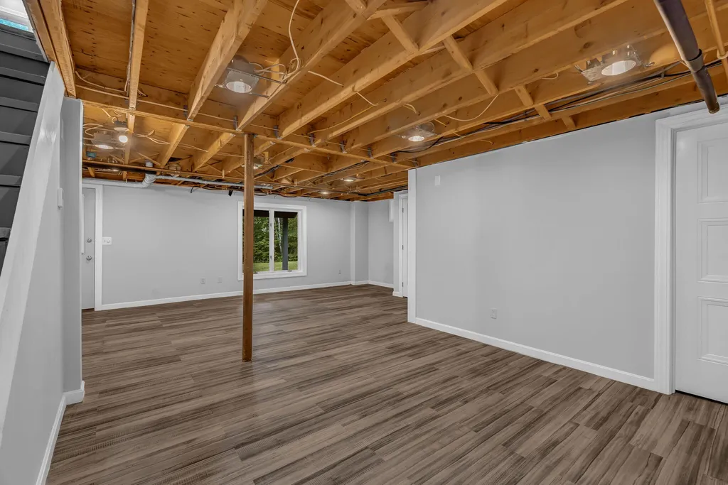 35 Beech Grove Avenue Glenburn ME 04401