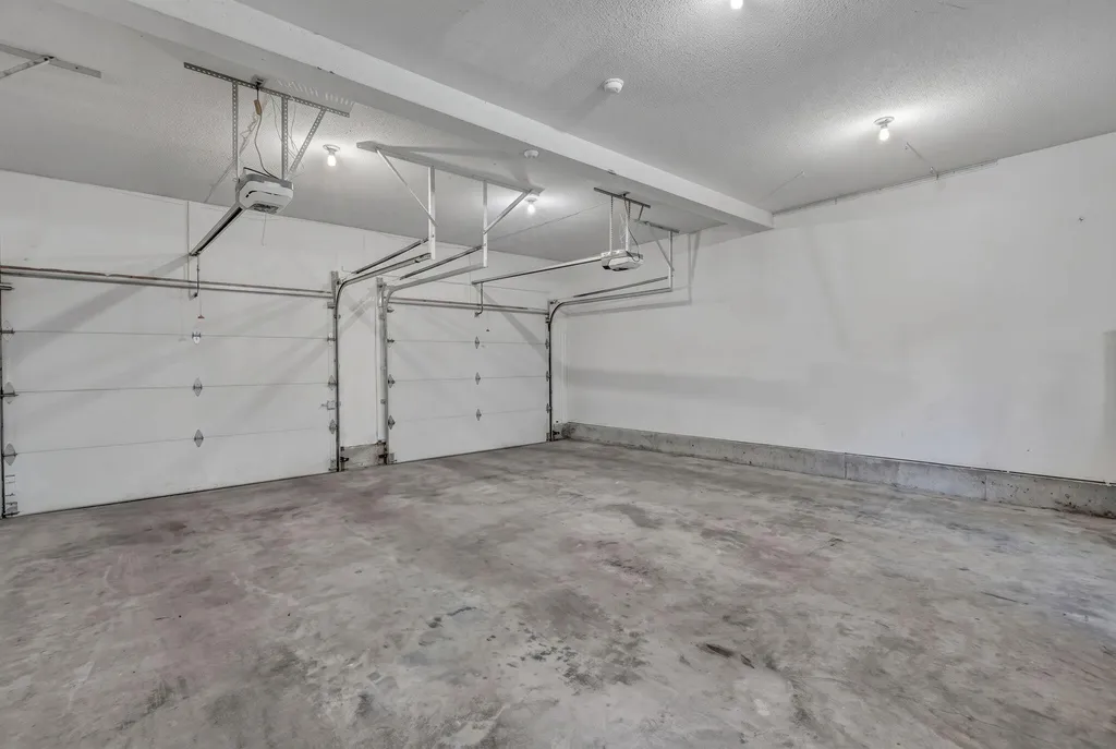 35 Beech Grove Avenue Glenburn ME 04401