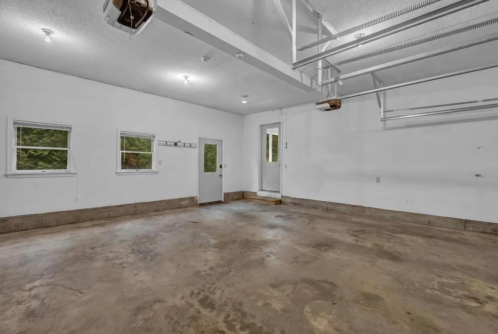 35 Beech Grove Avenue Glenburn ME 04401