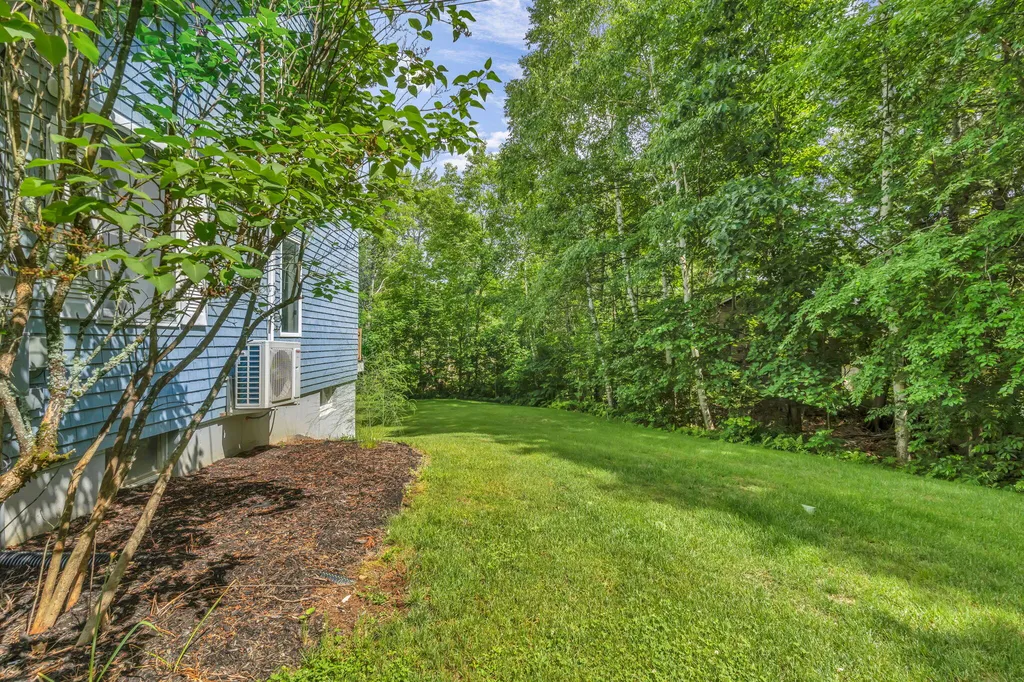 35 Beech Grove Avenue Glenburn ME 04401