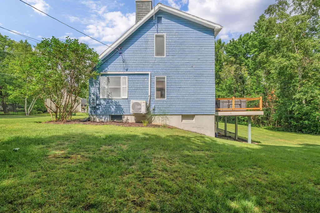 35 Beech Grove Avenue Glenburn ME 04401