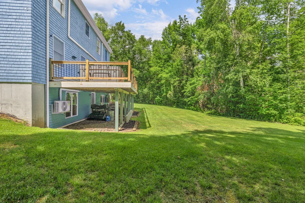 35 Beech Grove Avenue Glenburn ME 04401