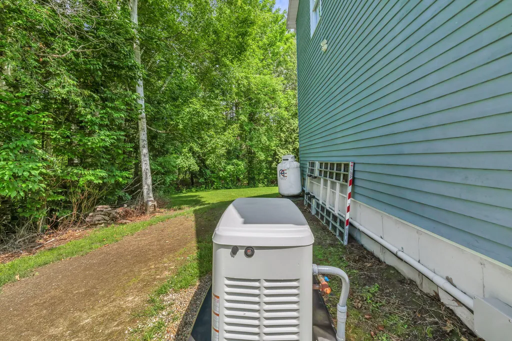 35 Beech Grove Avenue Glenburn ME 04401