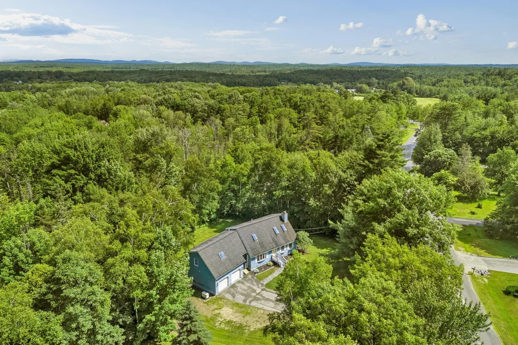 35 Beech Grove Avenue Glenburn ME 04401