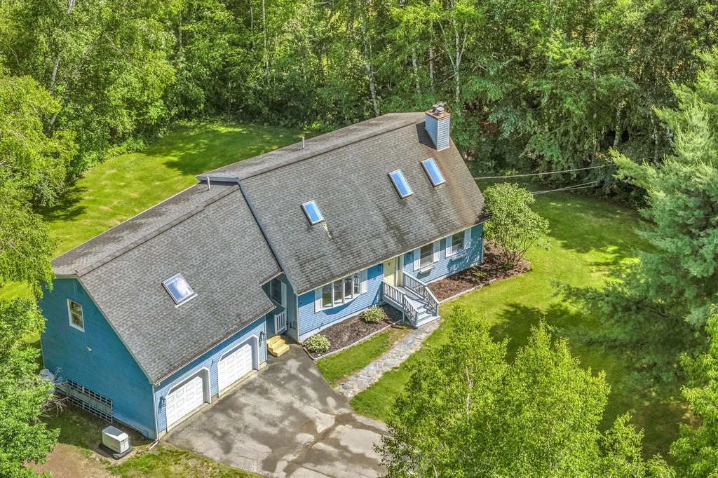 35 Beech Grove Avenue Glenburn ME 04401