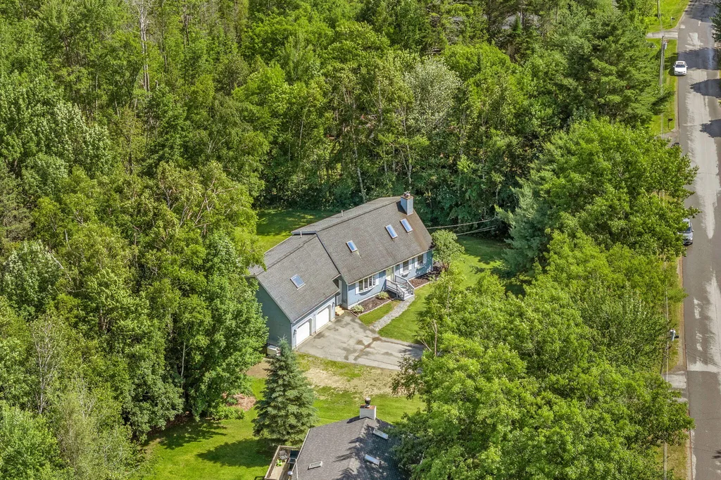 35 Beech Grove Avenue Glenburn ME 04401