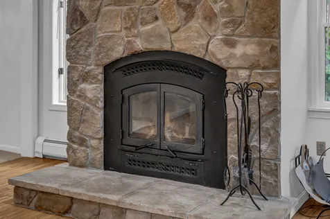 35 Beech Grove Avenue Glenburn ME 04401