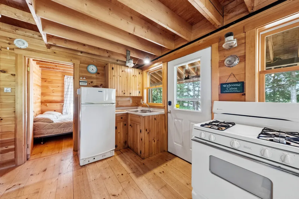 660 Sprague Road Waldoboro ME 04572