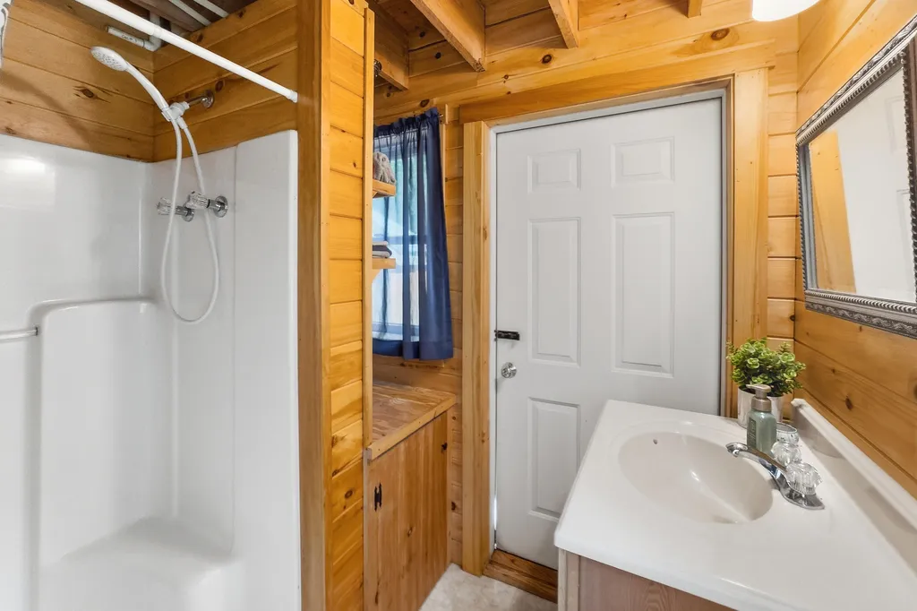 660 Sprague Road Waldoboro ME 04572