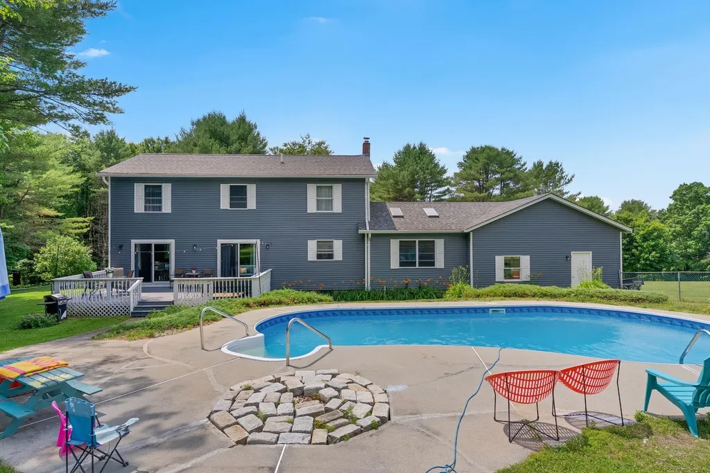 672 Park Street Livermore Falls ME 04254