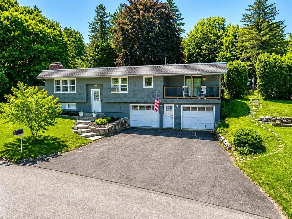 6 Jacqueline Avenue Lewiston ME 04240