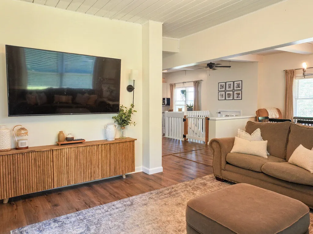 6 Jacqueline Avenue Lewiston ME 04240