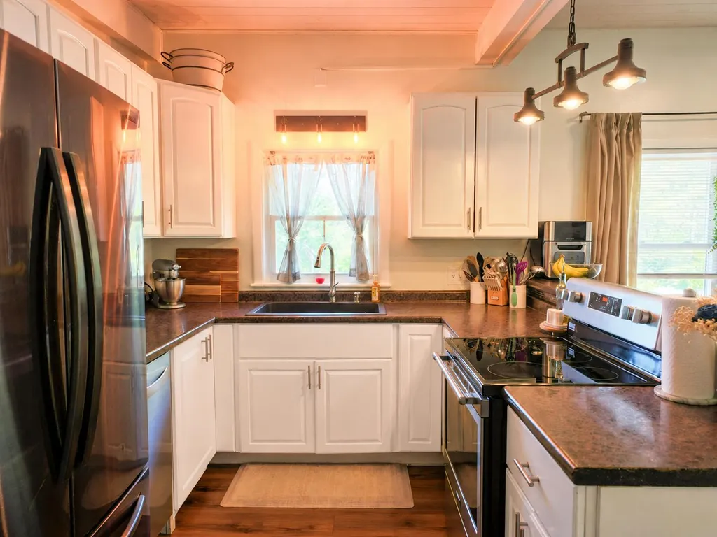 6 Jacqueline Avenue Lewiston ME 04240