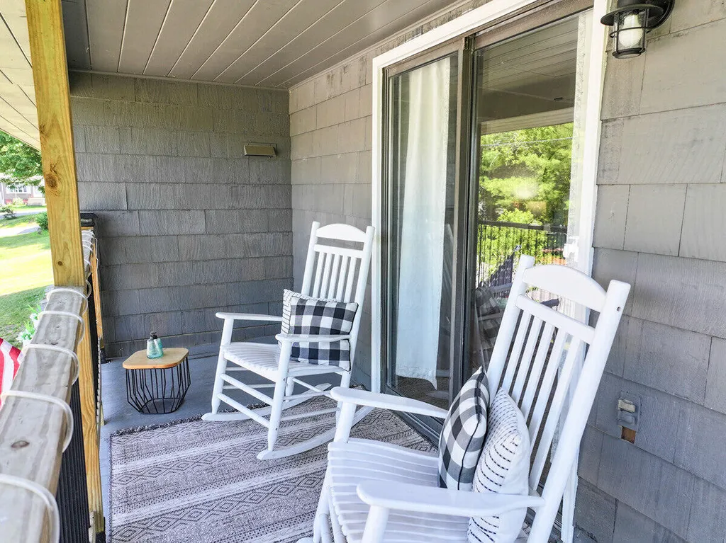 6 Jacqueline Avenue Lewiston ME 04240