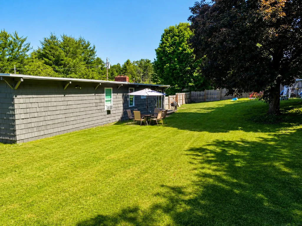 6 Jacqueline Avenue Lewiston ME 04240