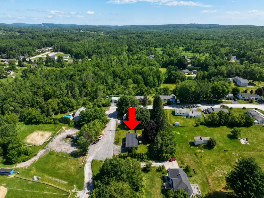 6 Jacqueline Avenue Lewiston ME 04240