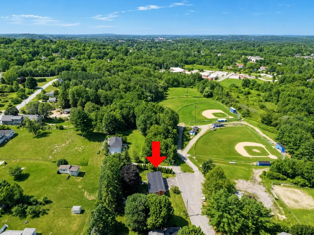 6 Jacqueline Avenue Lewiston ME 04240