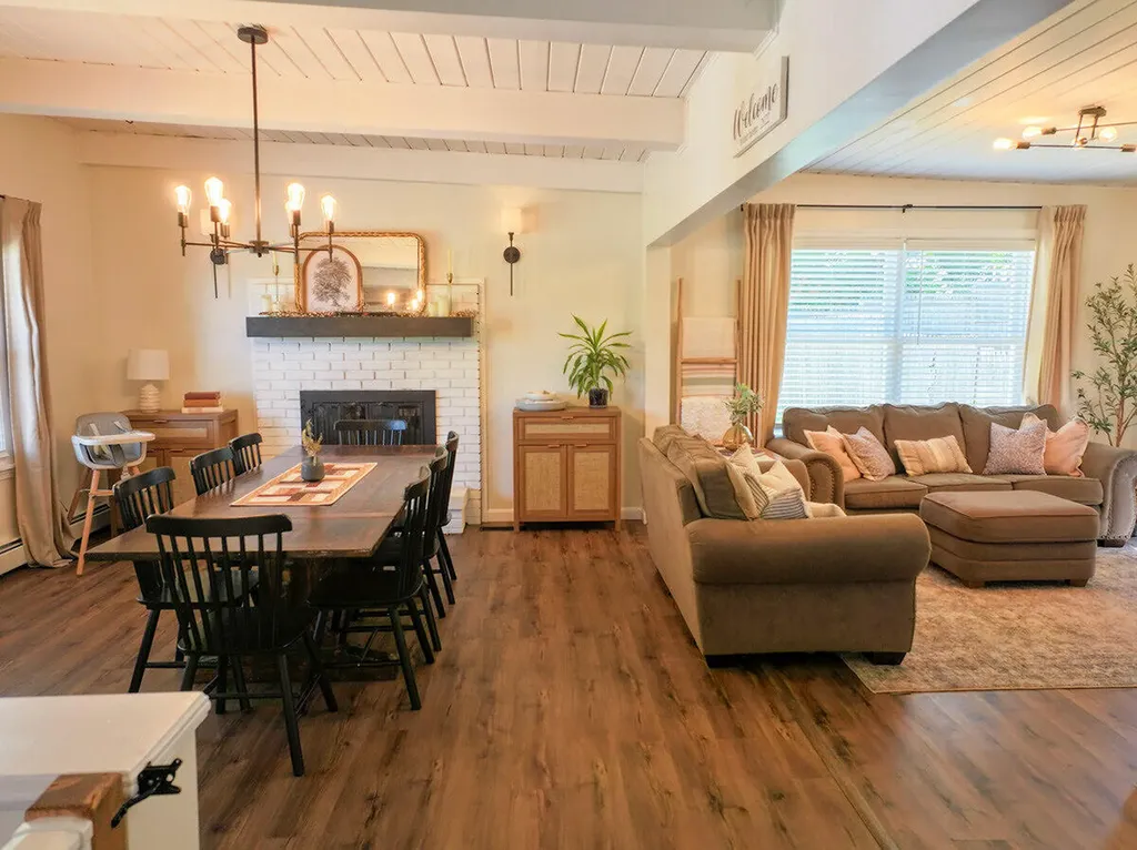 6 Jacqueline Avenue Lewiston ME 04240