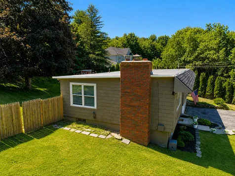 6 Jacqueline Avenue Lewiston ME 04240