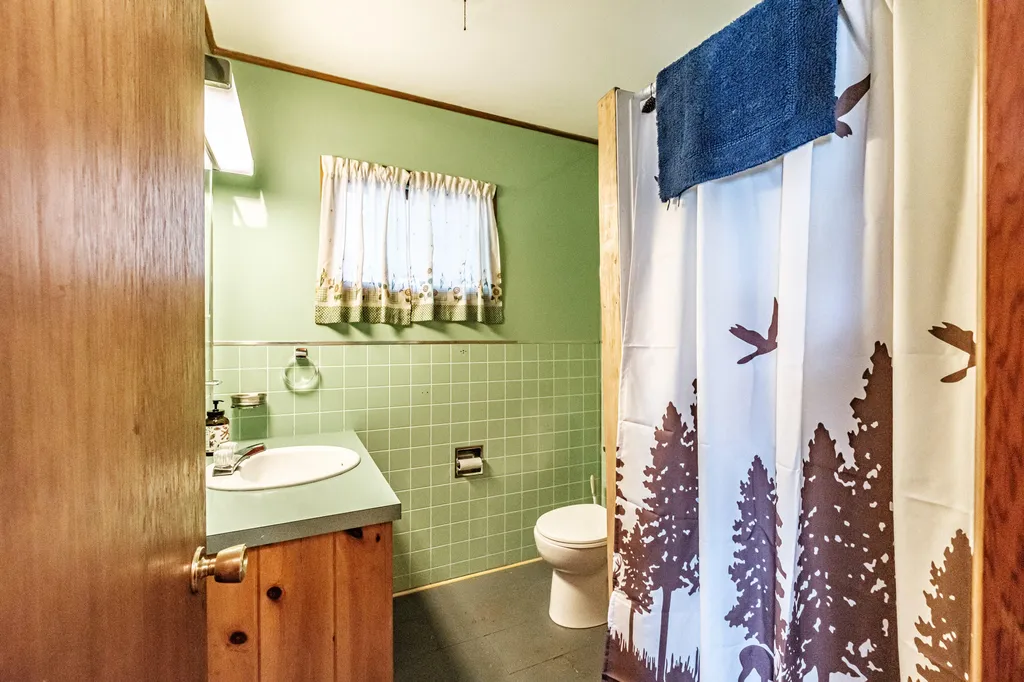 28 Pine Tree Road Waterford ME 04088