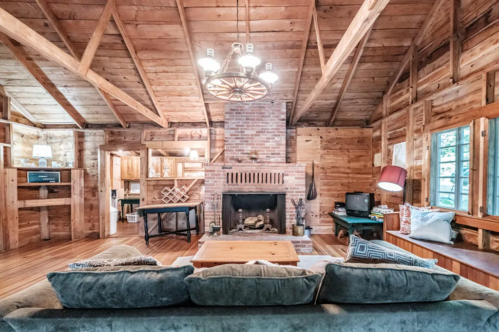 28 Pine Tree Road Waterford ME 04088