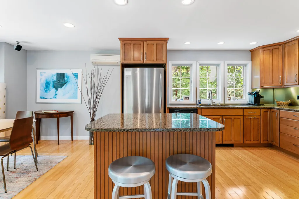 17 Yardarm Way Ogunquit ME 03907