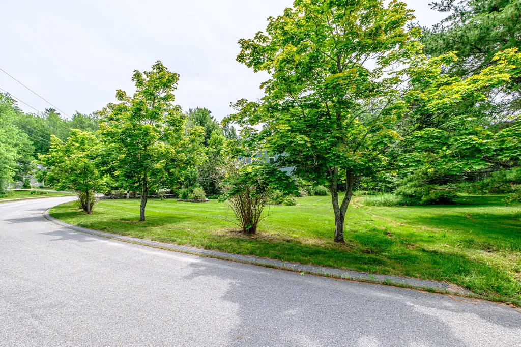 60 Rainbow Farm Road Yarmouth ME 04096