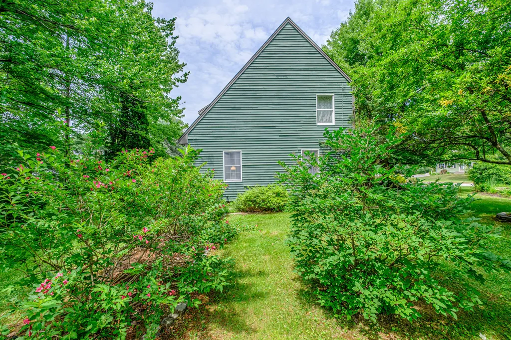 60 Rainbow Farm Road Yarmouth ME 04096