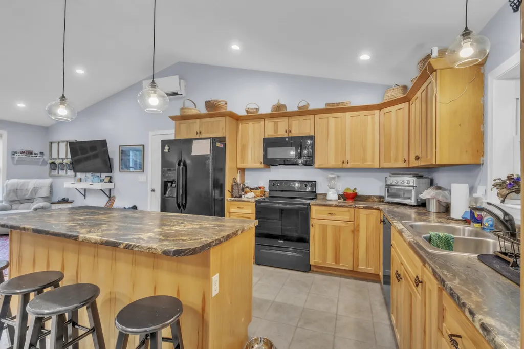 98 Pepin Road Sidney ME 04330