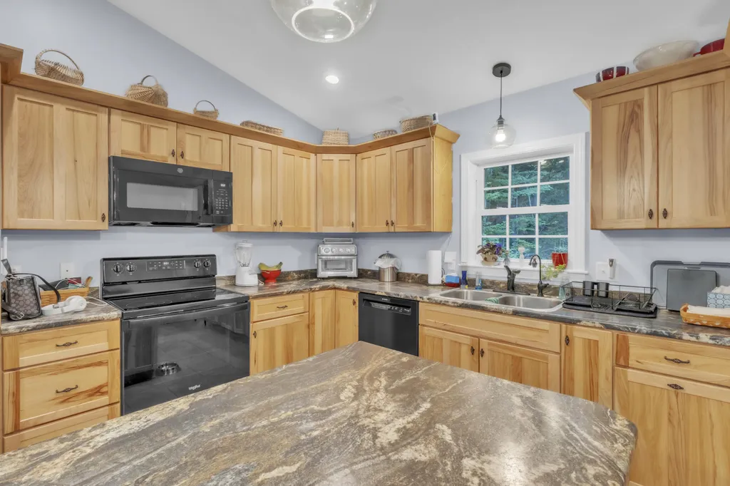 98 Pepin Road Sidney ME 04330