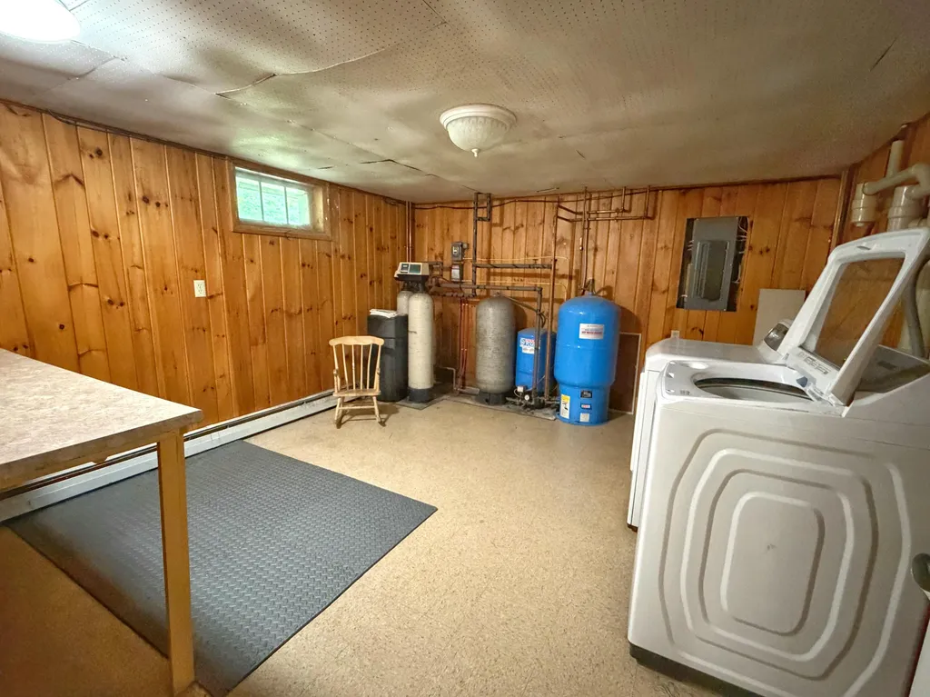 16 Hemlock Lane Union ME 04862