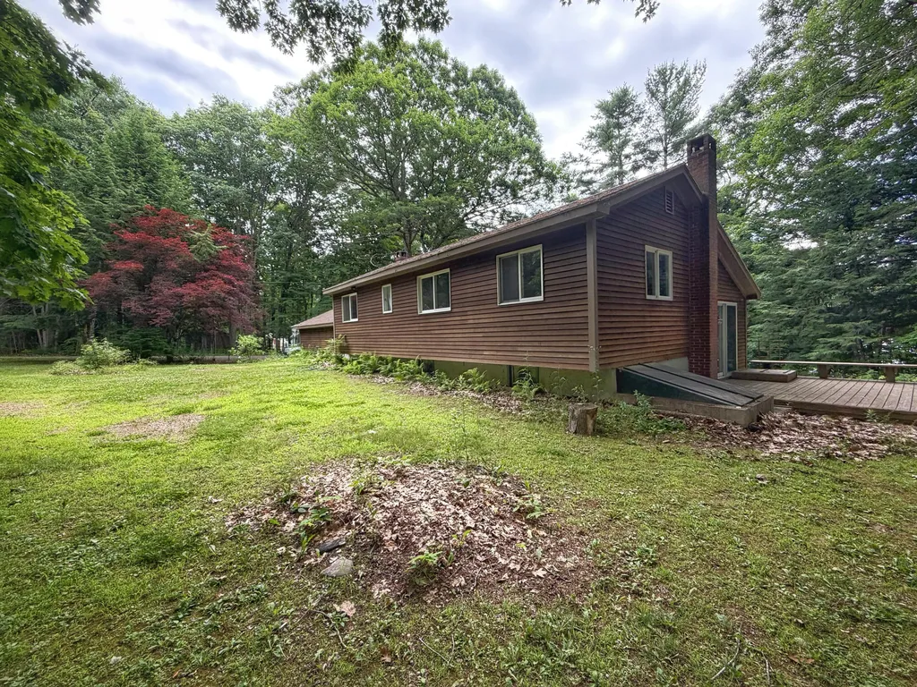 16 Hemlock Lane Union ME 04862