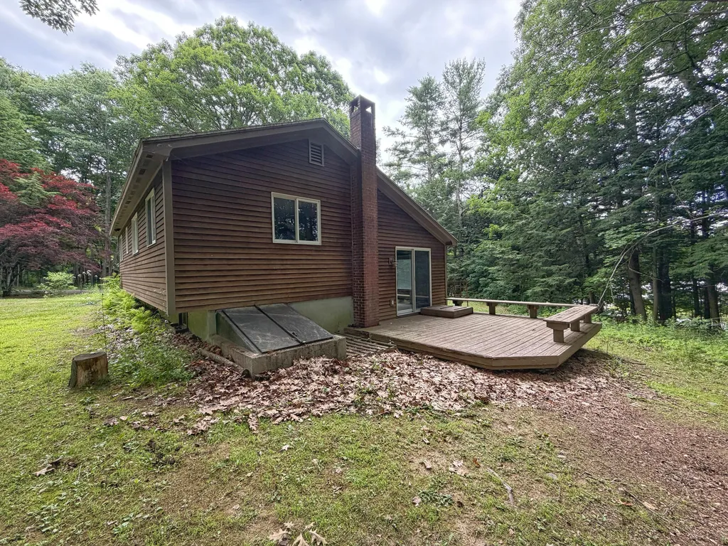 16 Hemlock Lane Union ME 04862