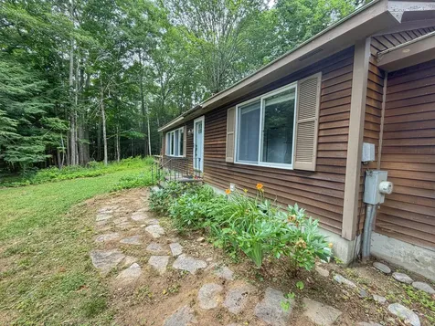 16 Hemlock Lane Union ME 04862