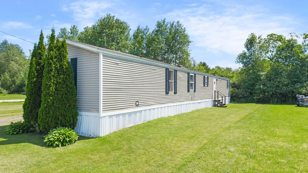 9 Long Avenue Clinton ME 04927