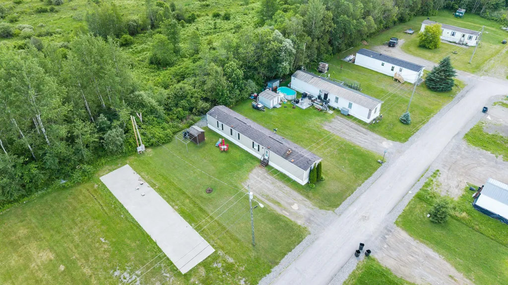 9 Long Avenue Clinton ME 04927